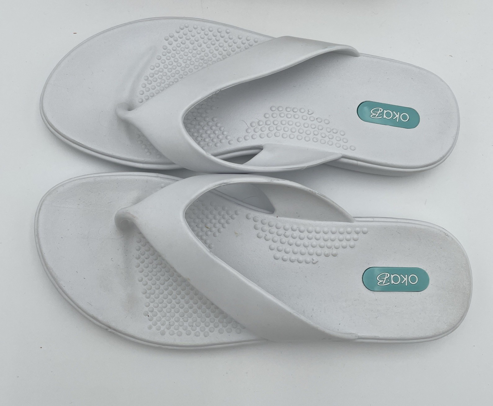 Oka-b White Flip Flops Sandals Women Size M Massage Beads Waterproof Non-Slip