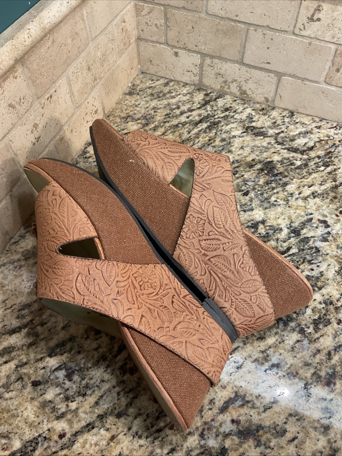 OTBT Hannibal Western Tooled Leather Slides Wedge Heels Sandals Size 9M Womens