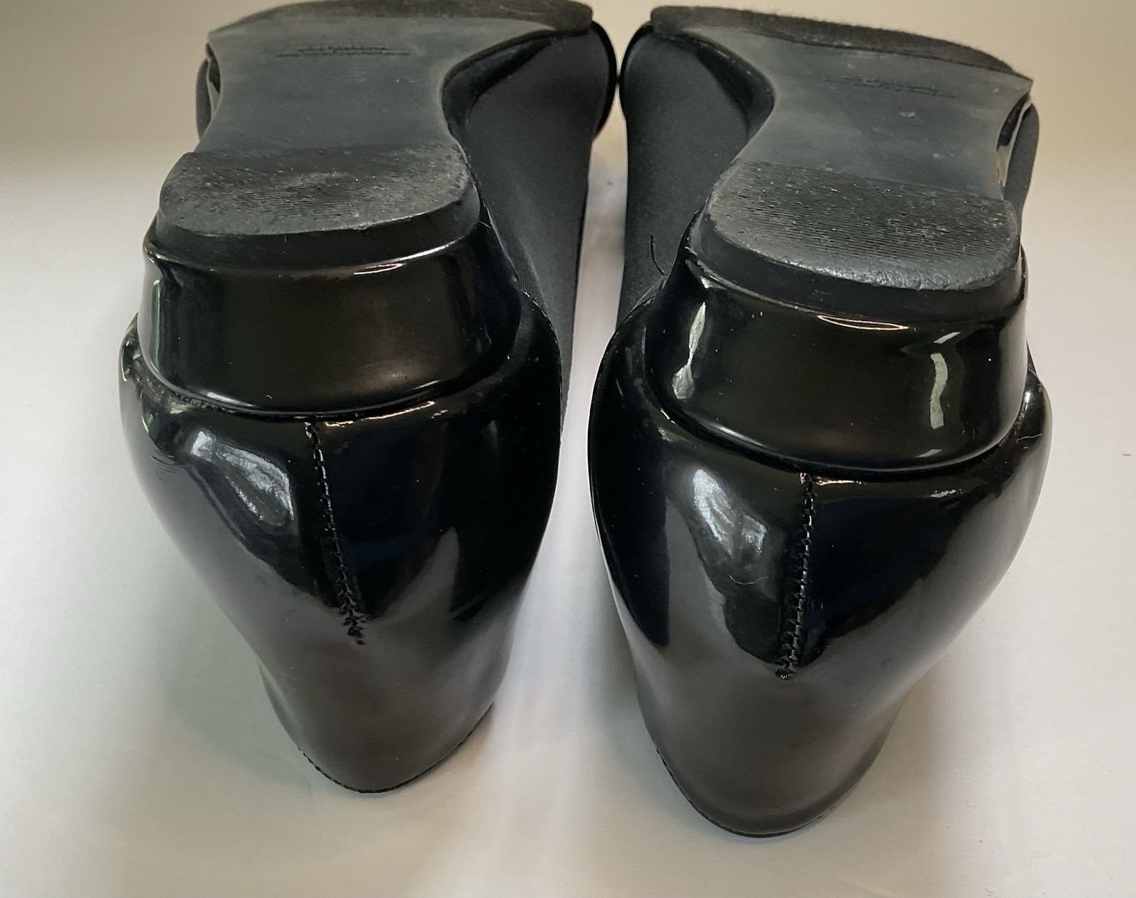 London Fog LFW Chelsea Black Flats Size 8M, Worn Some, Great Condition