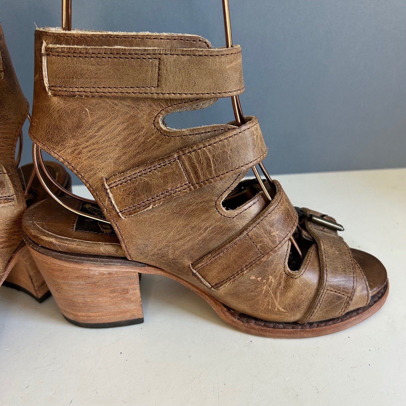 Freebird by Steven Quail Heels Sandal 6 Tan Gladiator Buckle Strappy Western