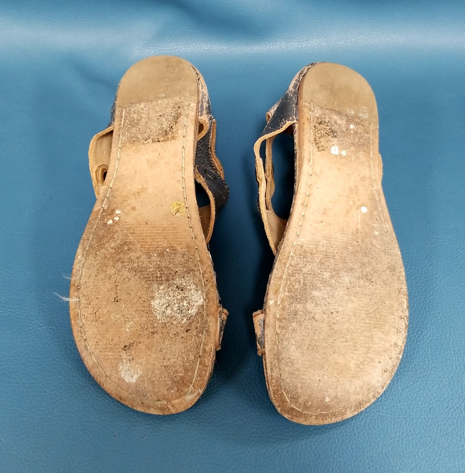 Bed Stu Gray & Brown Distressed Leather Size 8 Flat Zip Sandals