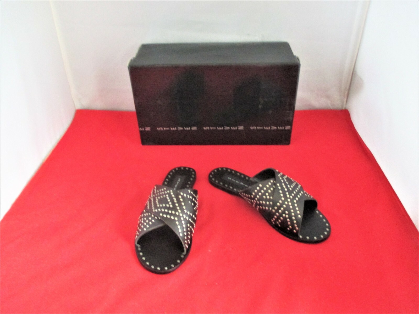 STEVEN NEW YORK Women’s Girlish Studded Flat Sandals $90 US Size 5 – Black #161