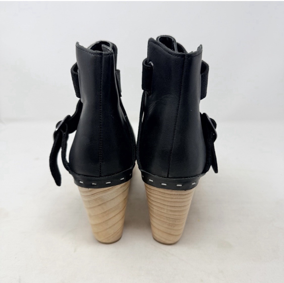 Free People Women’s Black Leather Ankle Bootie Round Toe Buckle Strap 7.5