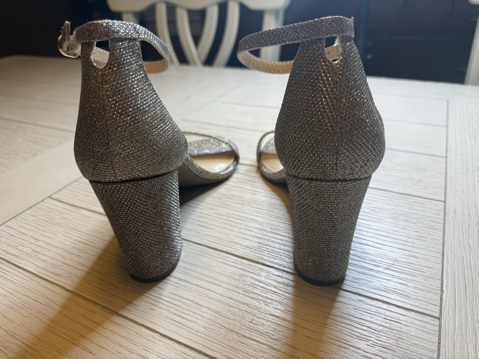 NWOT Jessica Simpson 3.25″ Block Heel W/ Ankle Strap. Gold Metallic. Sz 9.5M