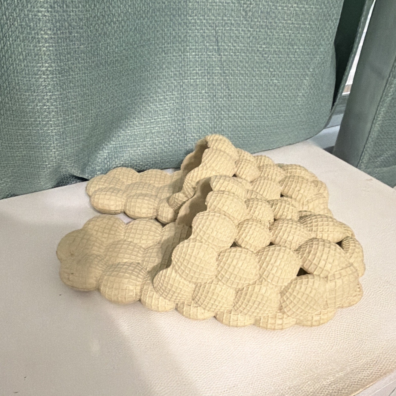 Women’s Beige Textured Acrylic Slip-On Slippers Closed Toe US Size 9