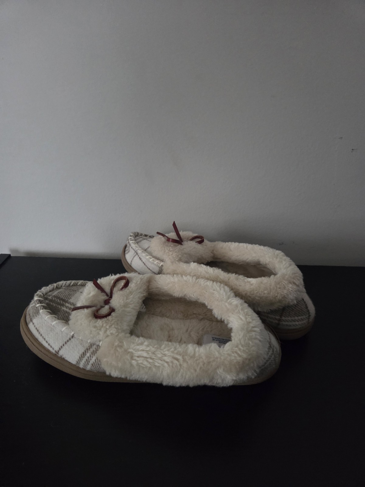 Faux-Fur Trim Moccasin Slippers Old Navy Size 7 Bow Detail Tan Plaid
