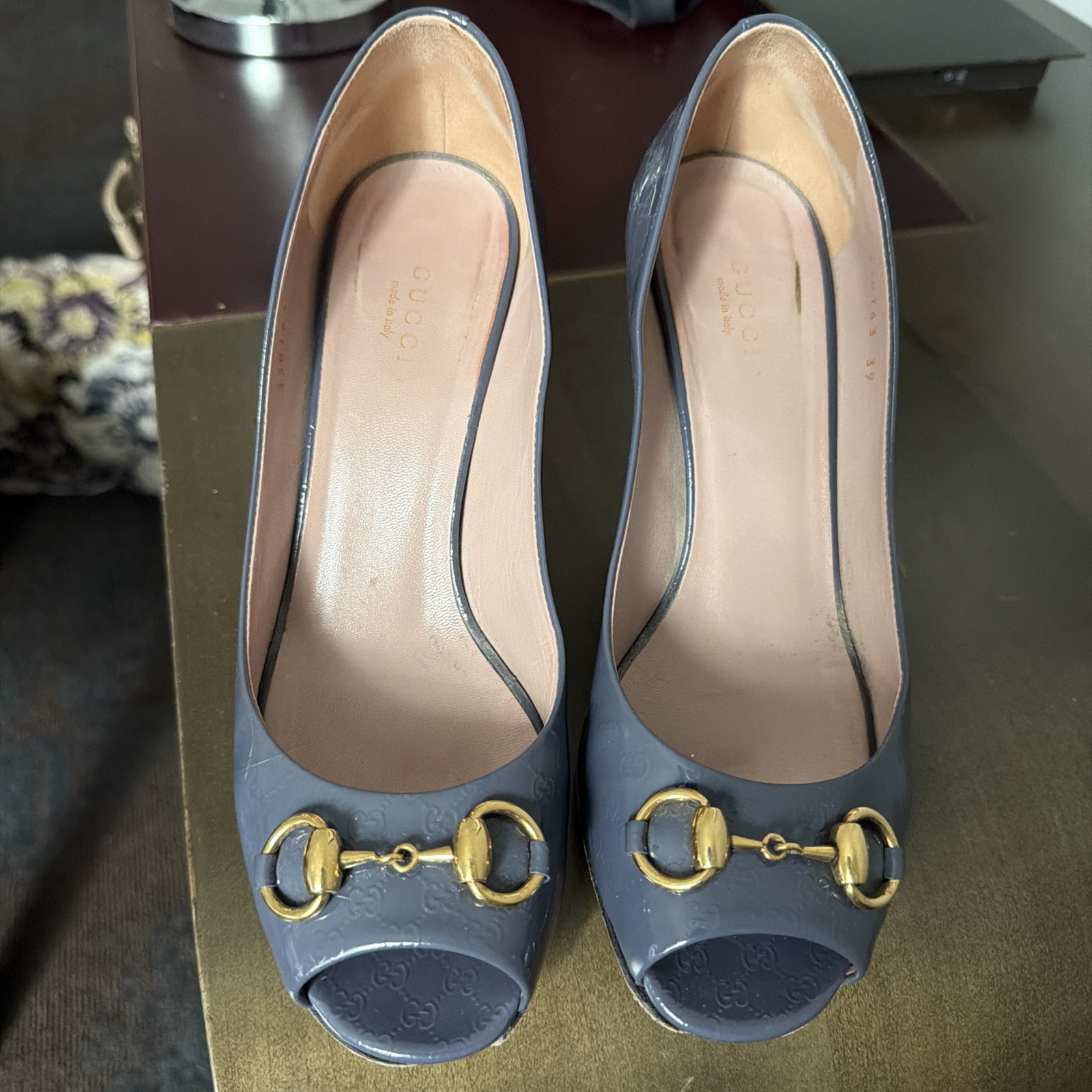Gucci Guccissima Horsebit Patent Leather Peep-Toe Pumps Size 39 slate blue, gray