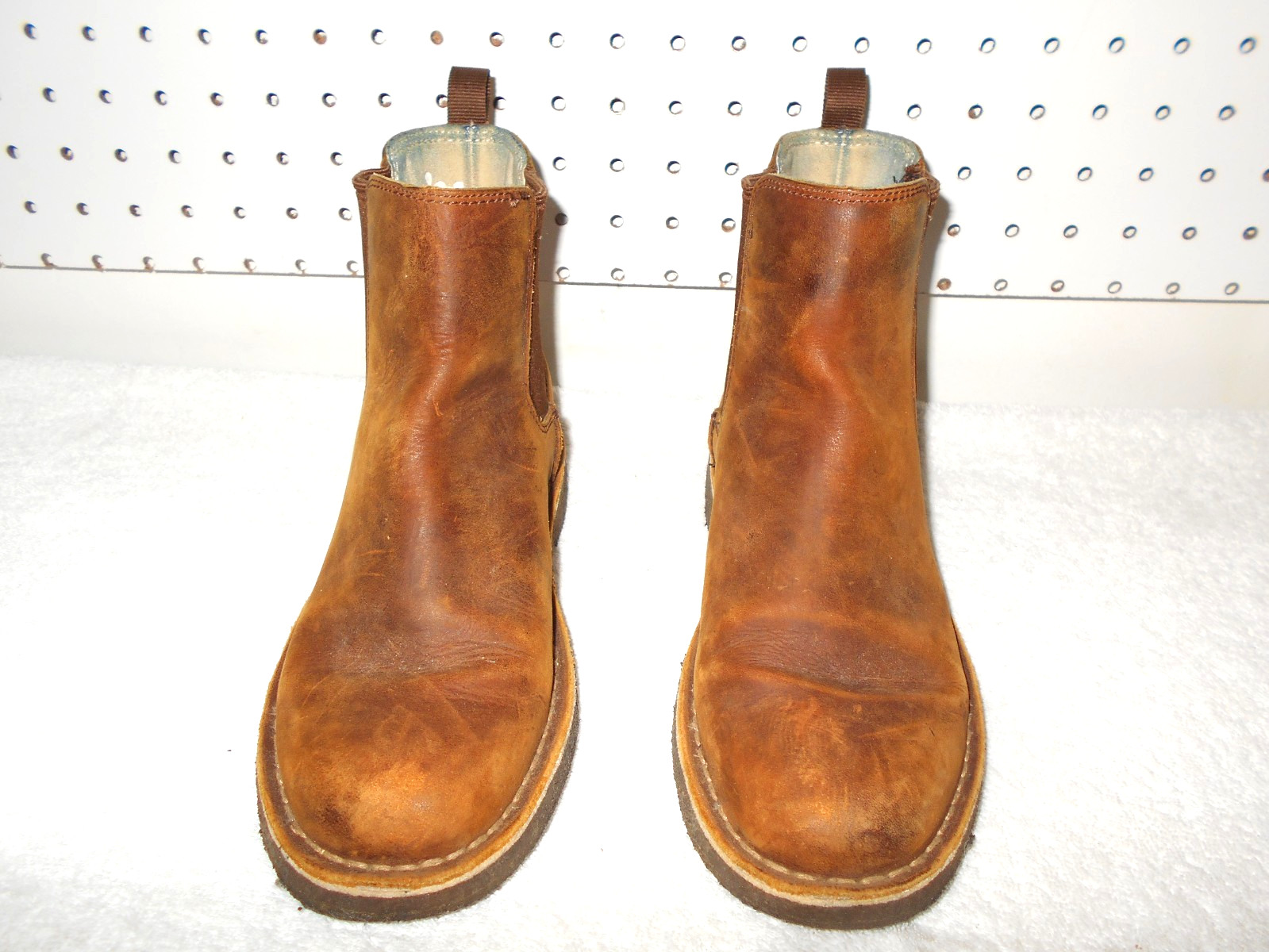 CLARKS ORIGINALS CREPE SOLE WOMENS USA 6.5 BROWN LEATHER DESERT BOOTS B3