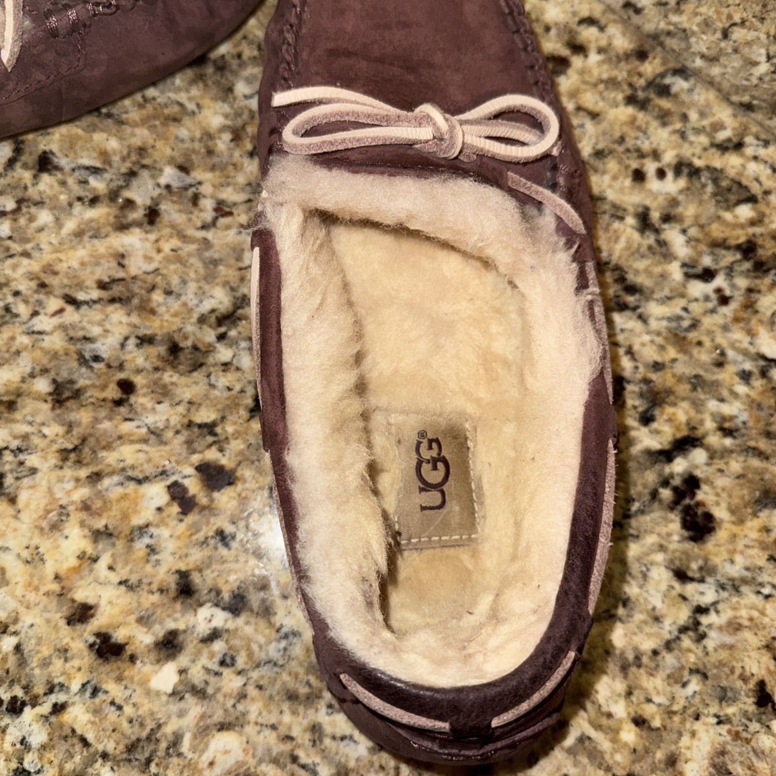 UGG Australia Moccasins Dakota Flores Pink Fushia Sheepskin Slippers Sz 8.5-9