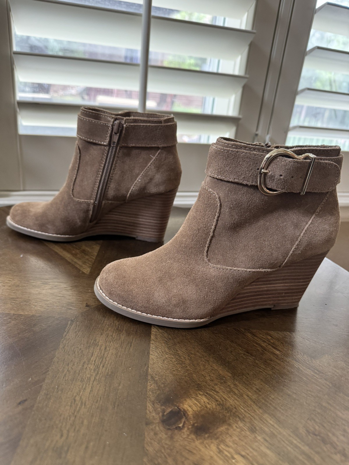 Sole/Society or SO-PEYTAL Brown Suede Wedge Ankle Bootie, Size 5, Round Toe