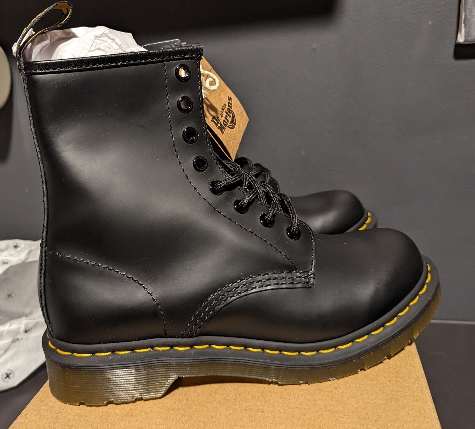 Dr. Martens Women’s 1460 8 Eye Leather Boots 11821006 BLACK SMOOTH Size 7 – NIB