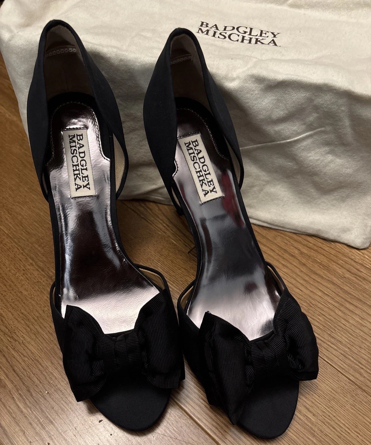 Badgley Mischka Heels 7 Black Satin Bow Cocktail Party Formal Wedding Pumps