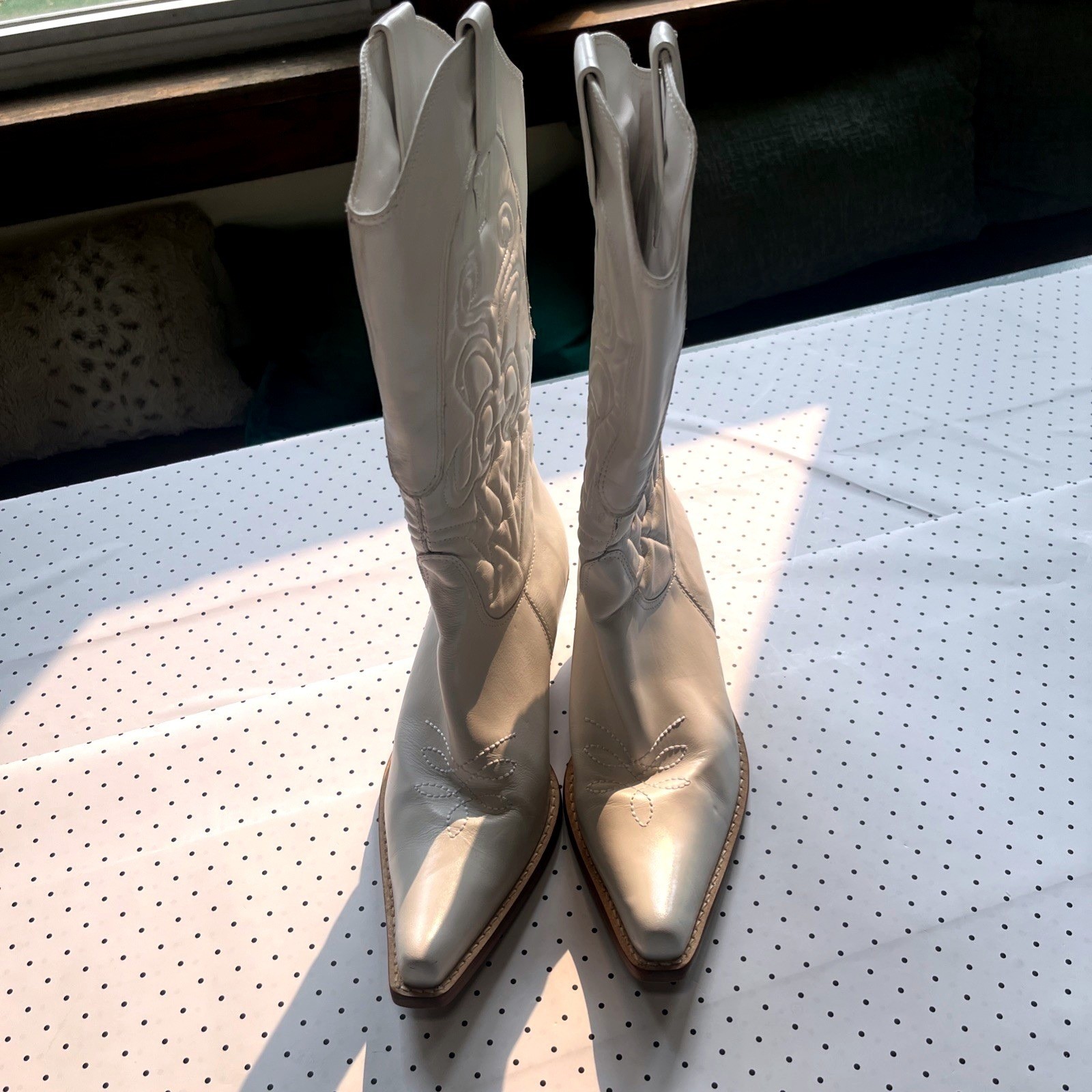Western America Luxe Ivory Leather Cowboy Boots Women’s 8 Square Toe