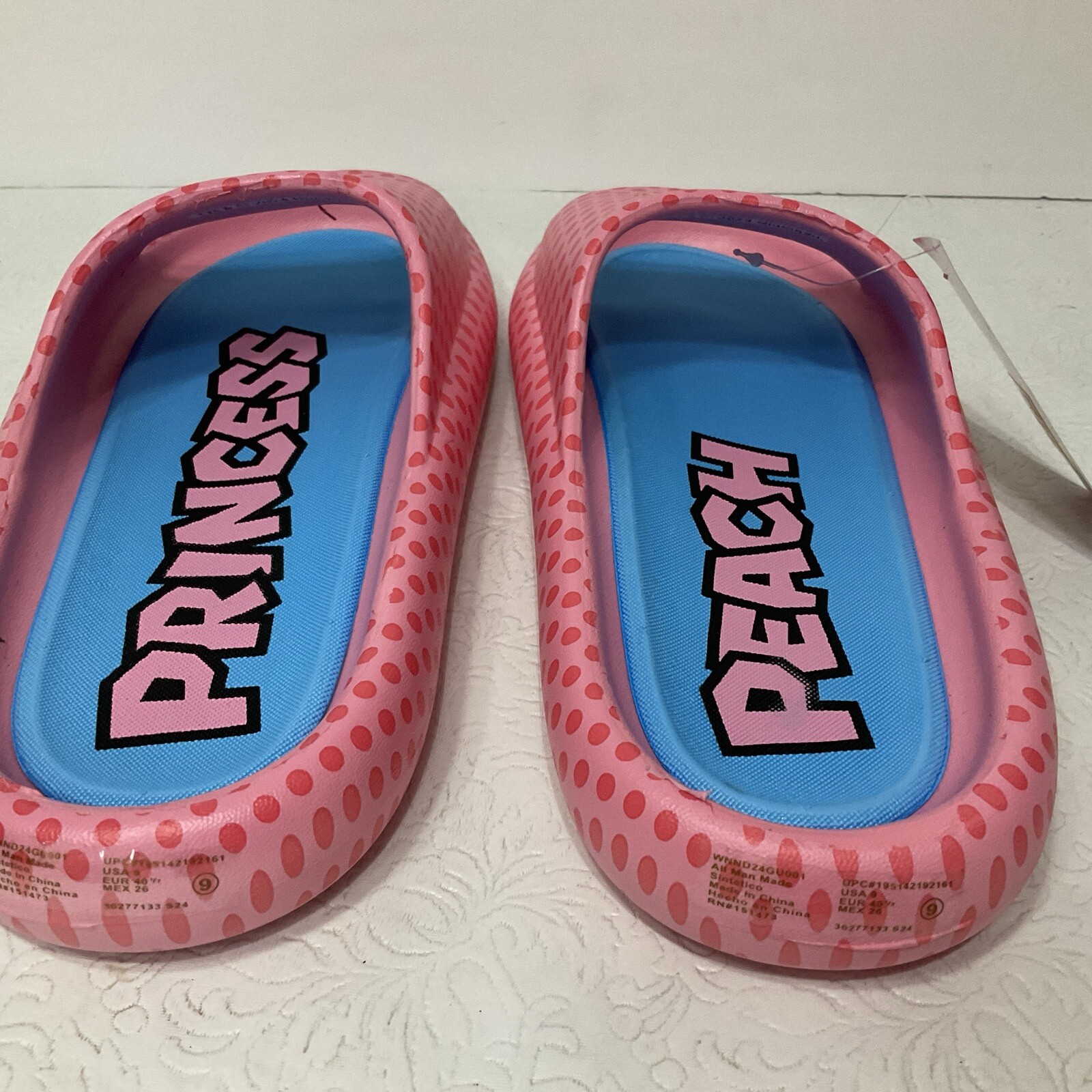 Super Mario Women’s Princess Peach Slide Sandals Sz 7-NWT