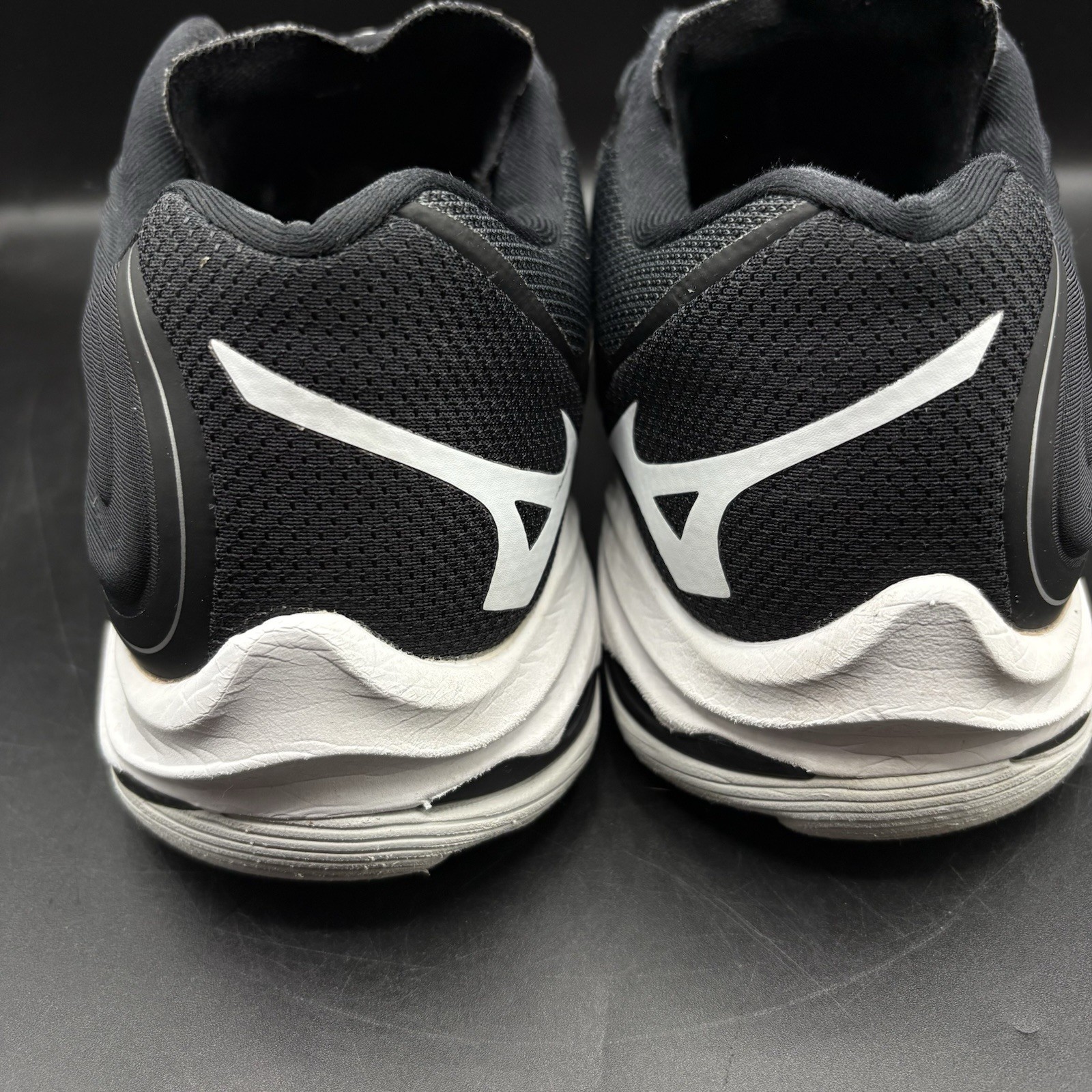 Mizuno Wave Lightning Z6 Volleyball Shoes Women 10.5 Black White Low Top