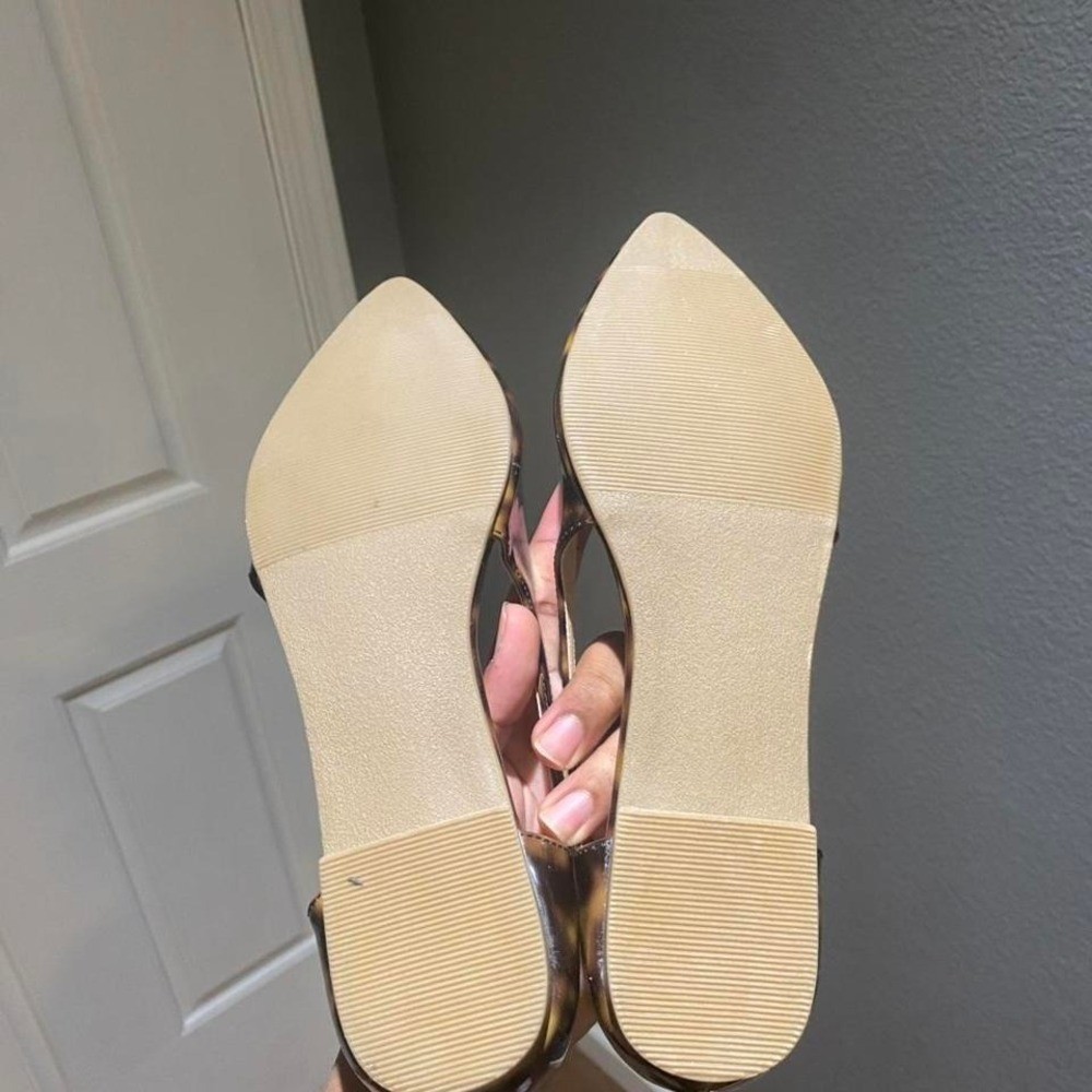 JUSTFAB Tortoise shell pointed toe flats Size 9