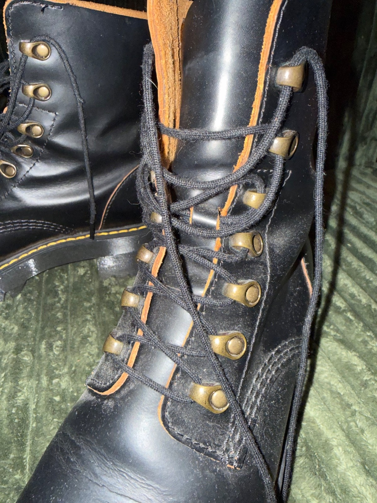 Doc Martens LEONA Boot – used, Excellent Condition! Black, Size 8 US 89 EU