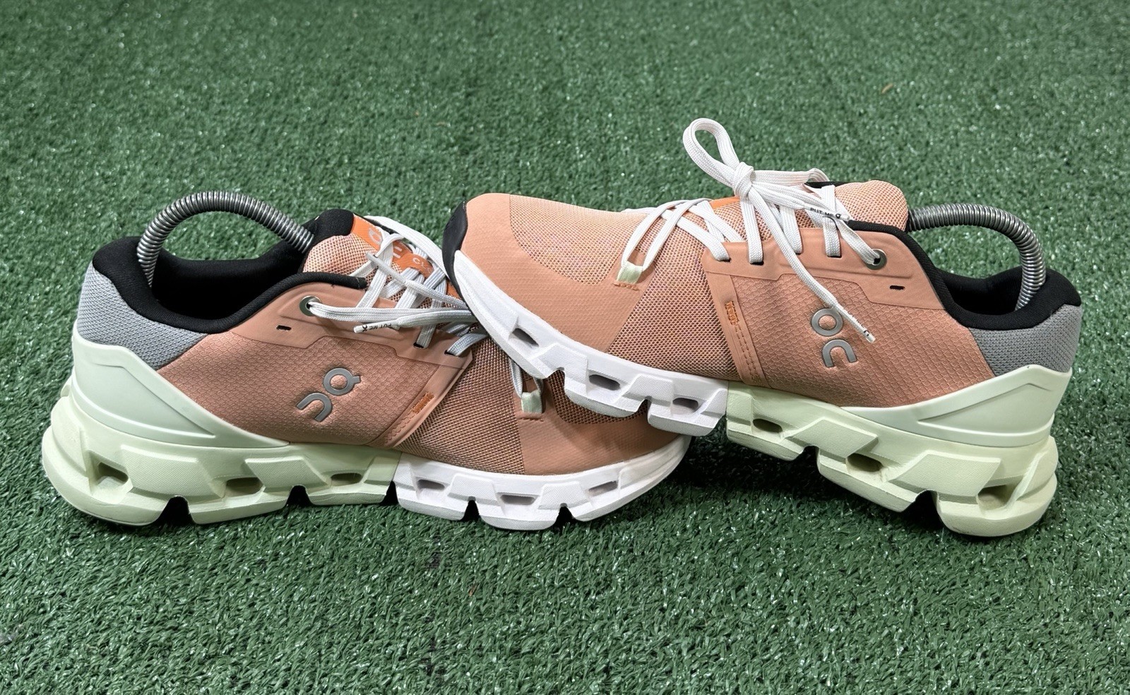 On Cloud Cloudflyer 4 Peach 71-98669 Running Shoes Women’s US Size 8.5