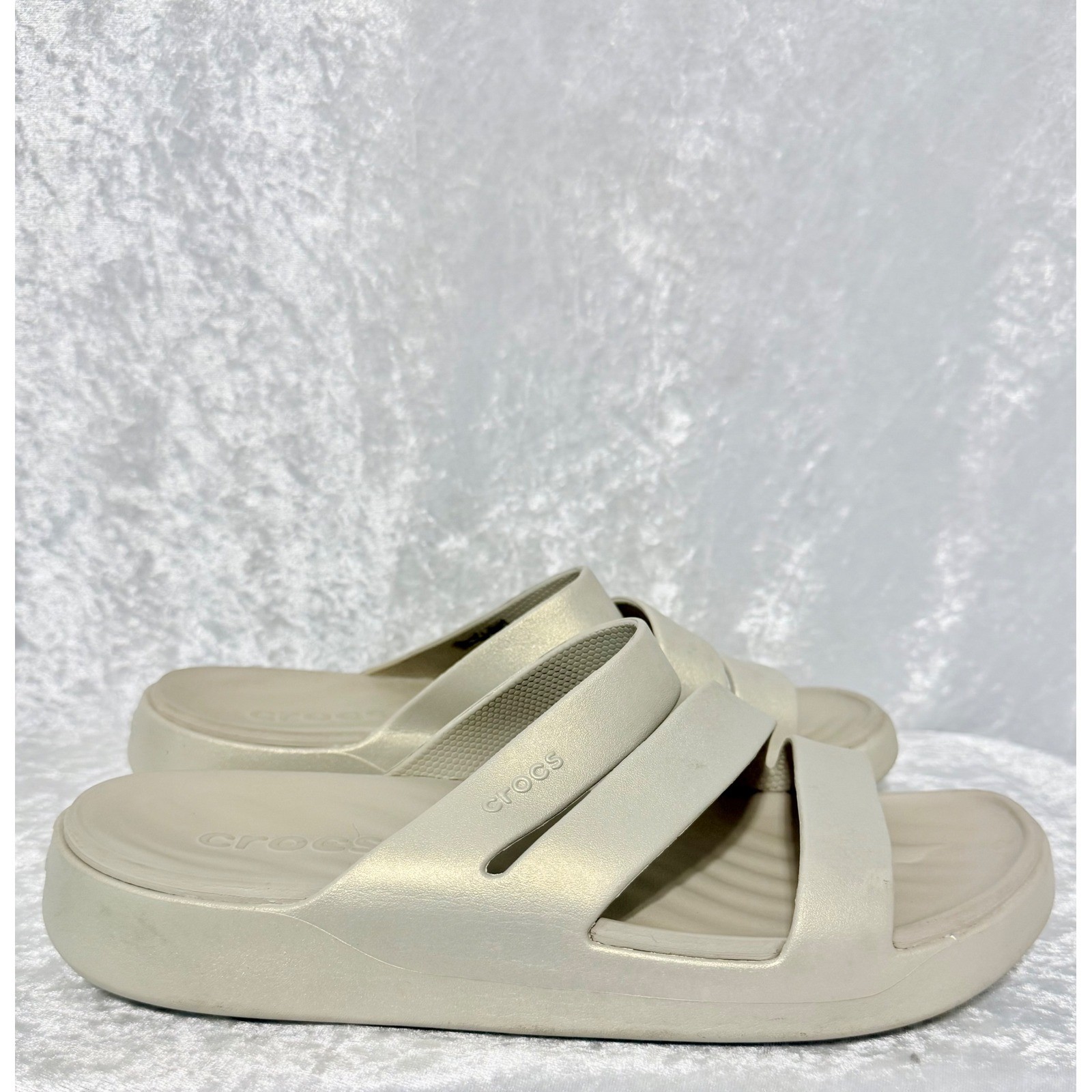 Crocs Getaway Strappy Sandals Womens Sz 9W Pumice Metallic Shimmer Croslite