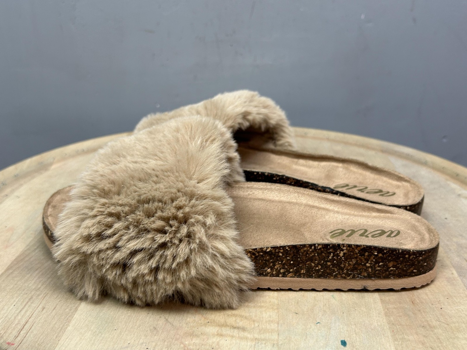 Aerie Shoes Womens Size 9 Tan Faux Fur Slip On Slides Sandals Cozy Soft House