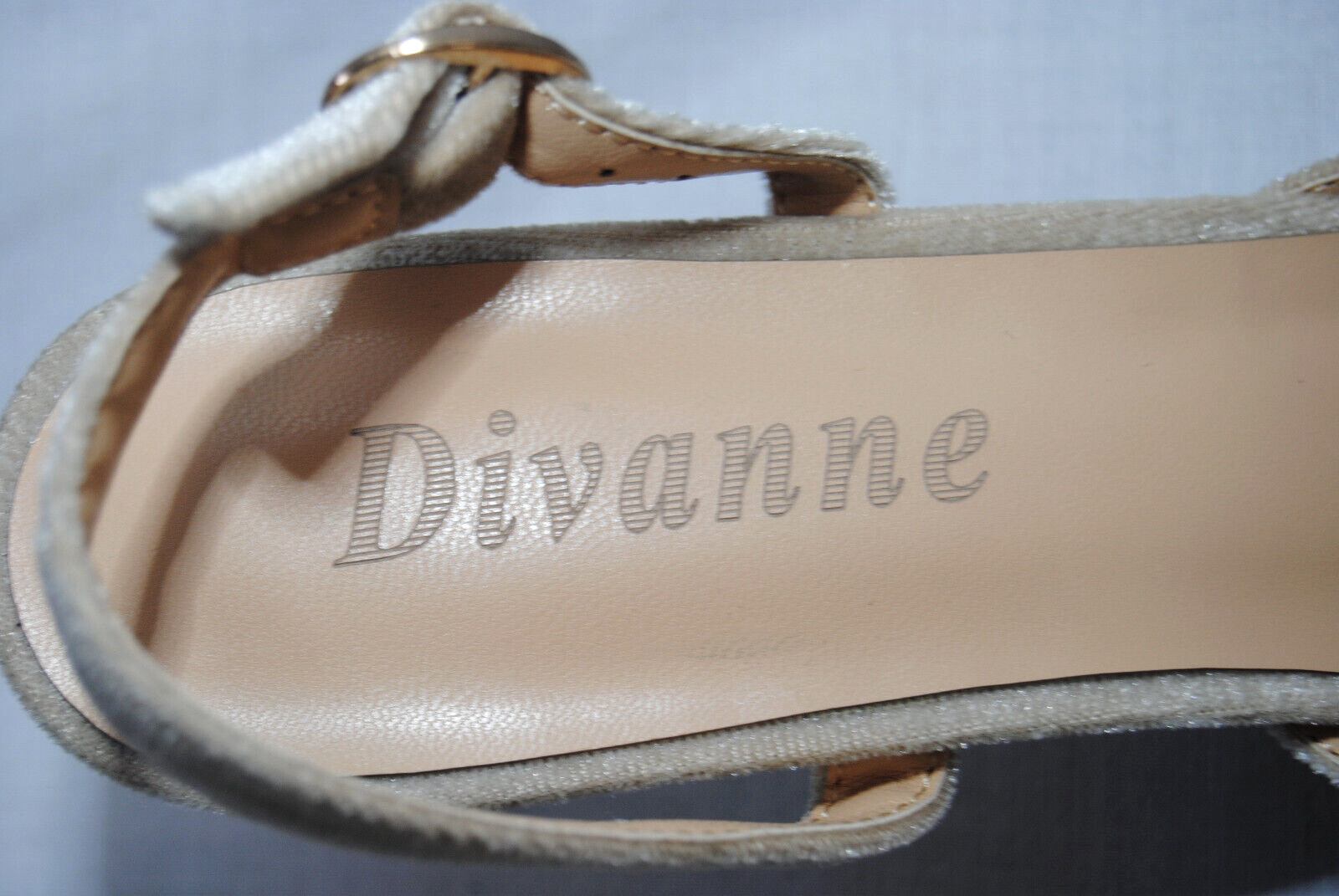 Divanne Women’s Puff Pompom Slingback Pumps Pointed Toe Kitten Heels New T2346