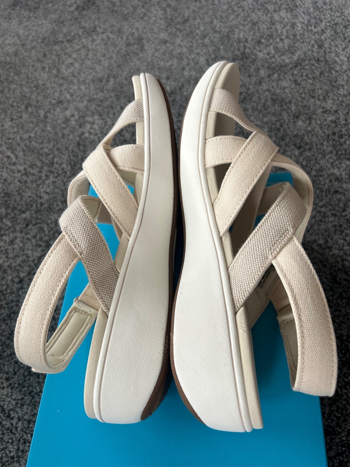 Clarks Cloudsteppers BreezeRae Ana Wedge Sandals Women’s 9.5 Cream New