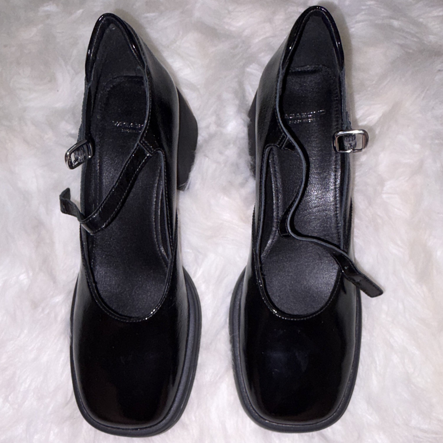 Vagabond Women’s Black Patent Leather Mary Jane Round Toe Buckle EU 40 US 9