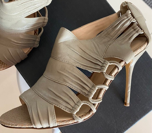 NIB Urban Soul Yorkshire Leather Sandals Size 40 EU US10