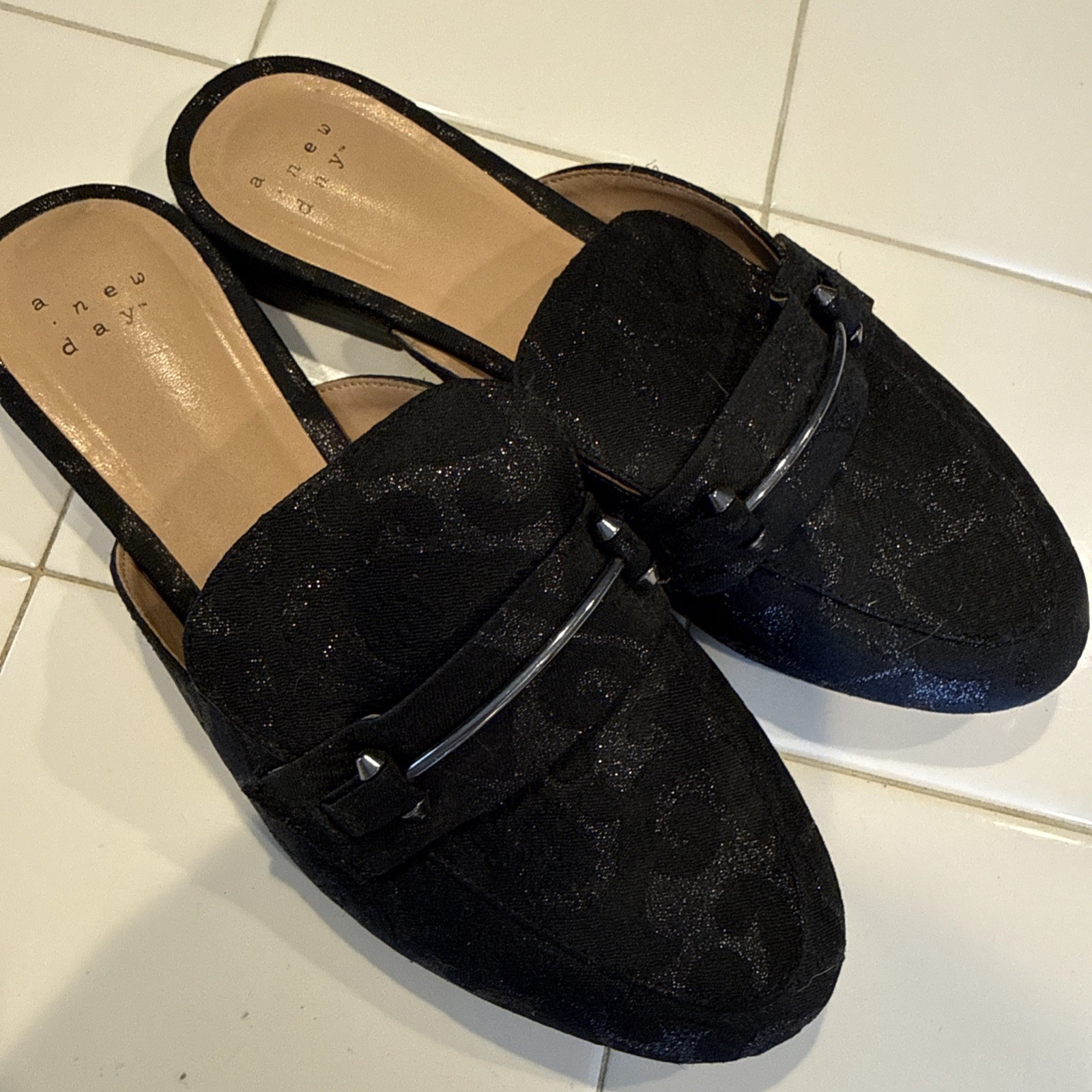 Women’s A New Day mule slides w/a shimmer solid print SZ7 W “ Remmy” Black