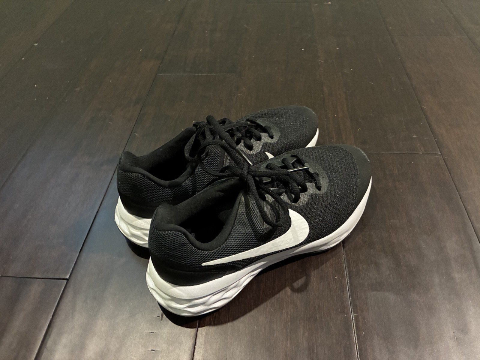Nike shoes girls size 3.5 brand new, black and white with laces!