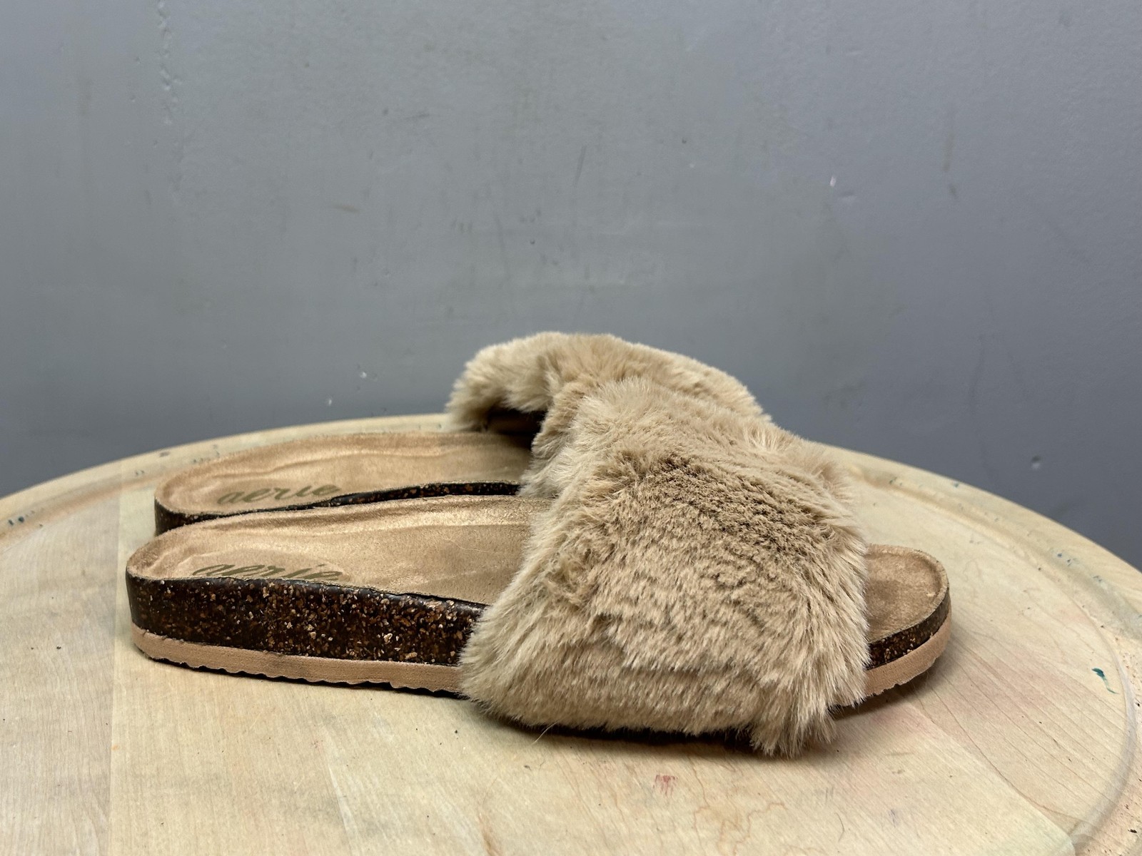 Aerie Shoes Womens Size 9 Tan Faux Fur Slip On Slides Sandals Cozy Soft House