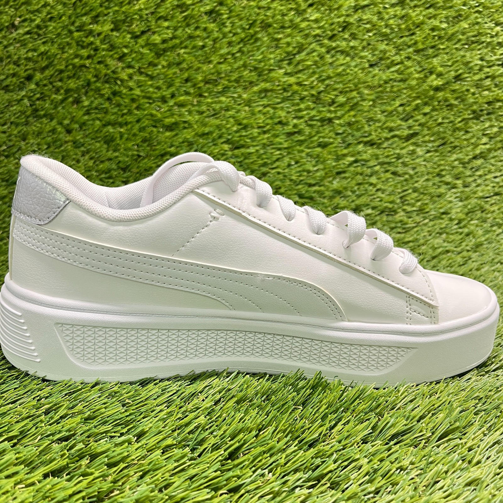 Puma Smash Platform V3 Pop Up Womens Size 9.5 White Athletic Shoes Sneakers