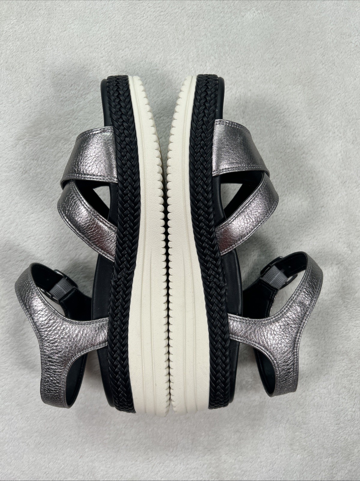 Vionic Women’s Mar Strappy Metallic Silver Leather Platform Sandals Sz 7 Comfort
