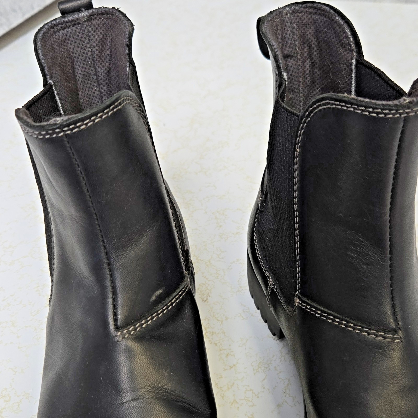 Eastland Ida Black Leather Chelsea Boots Pull On Memory Foam Women’s 7 EUR 37.5
