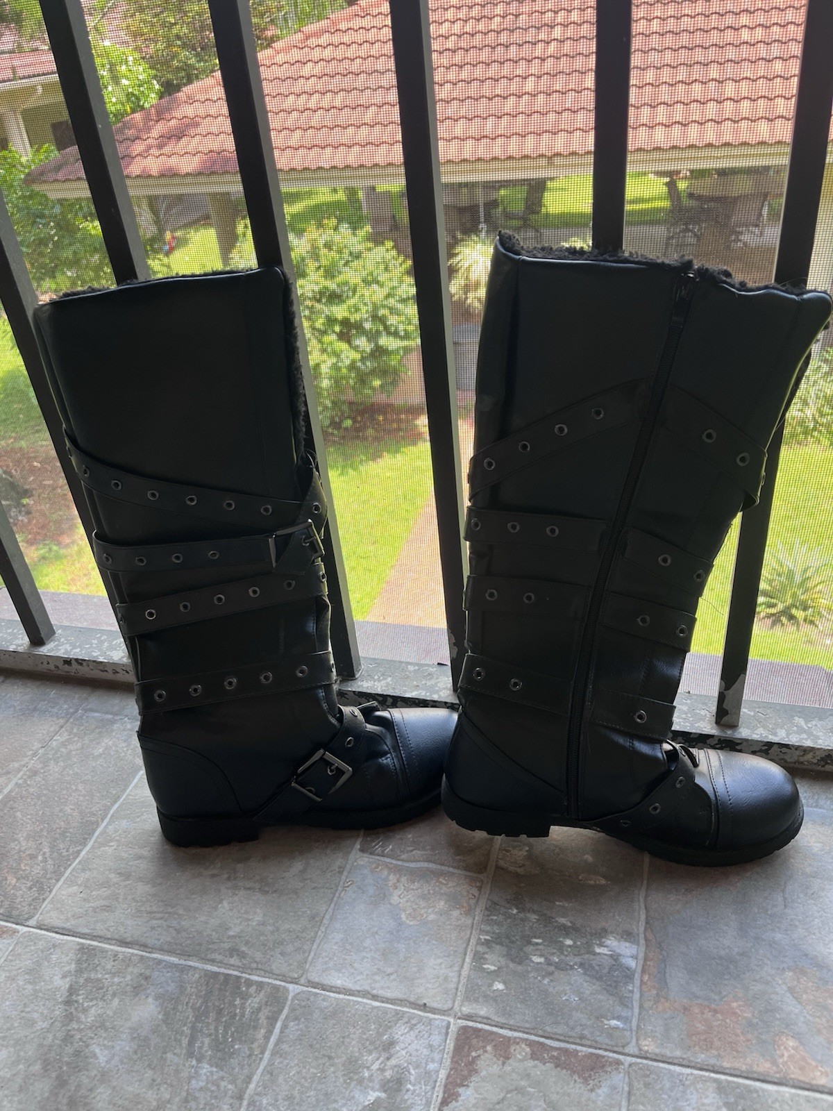 Hot Topic Women’s Black Fleece Lines Knee High Combat Boots Size 10