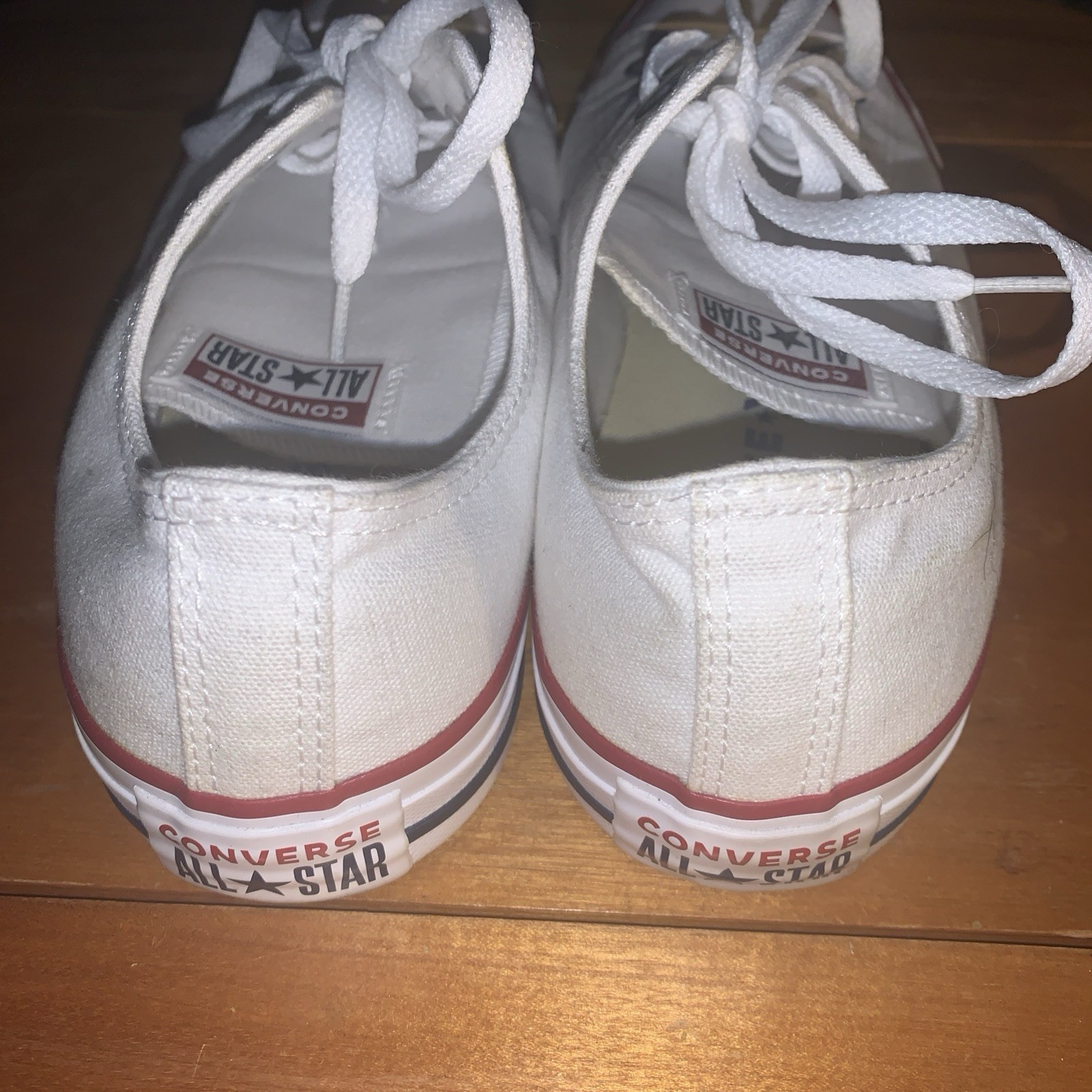 Converse Chuck Taylor All Star Low-Top sneakers in white 8 men 10 women