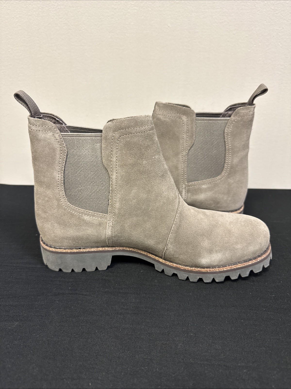 Chaco Morel Suede Fields Chelsea Waterproof Boot Womens 9.5 Brown Gray JCH109286