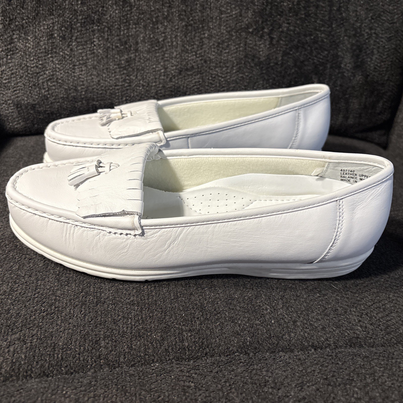 Ultrasoft White Leather Women’s Shoes Size 9.5 US W Red Cross Shoes New