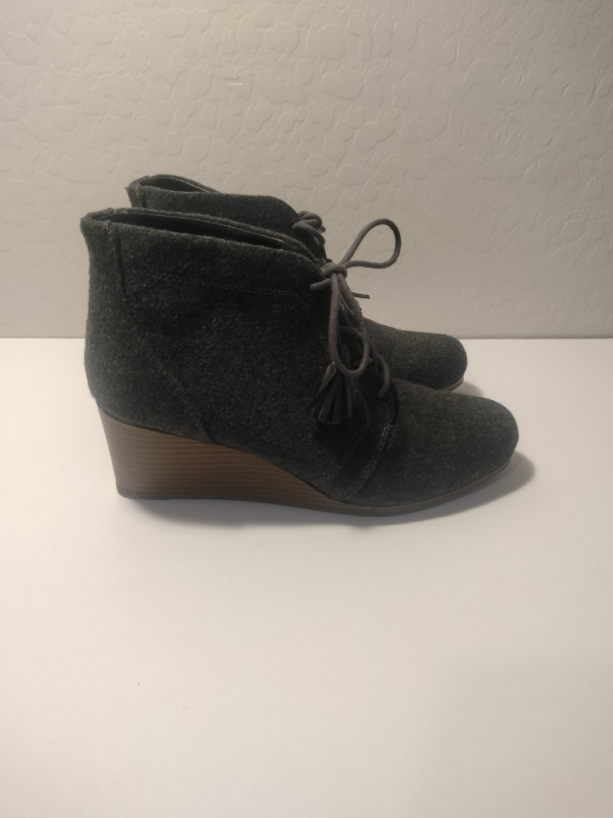Dr Scholls Boots Women’s 7M Dakota Tassel Desert Wedge Lace Up Bootie Gray