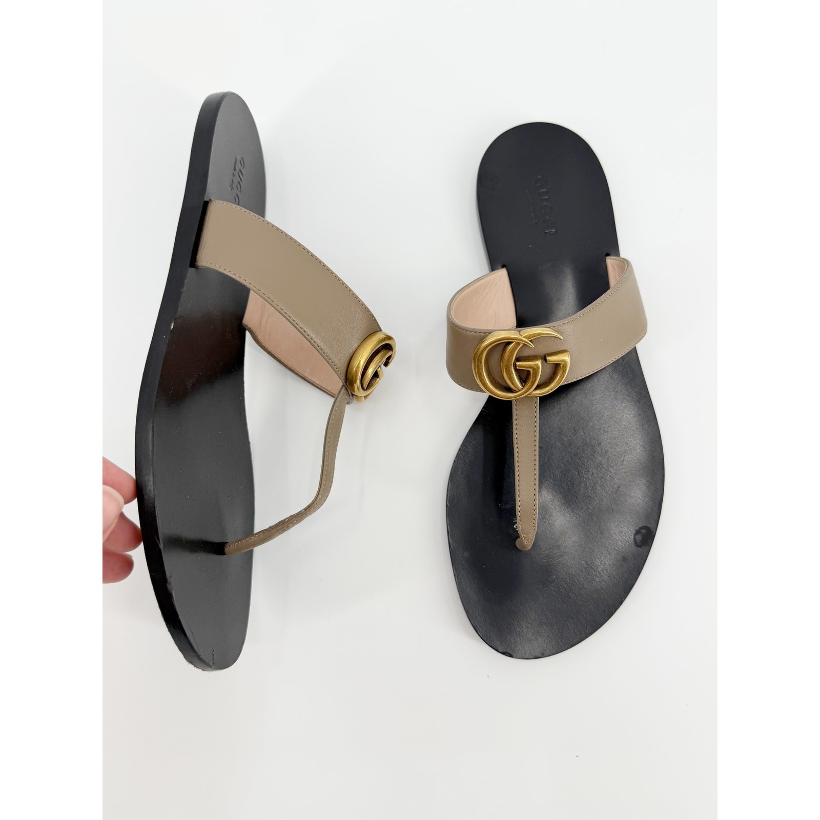 Gucci GG Marmont Beige Black Leather Thong Gladiator Flat Sandals Bag 38.5