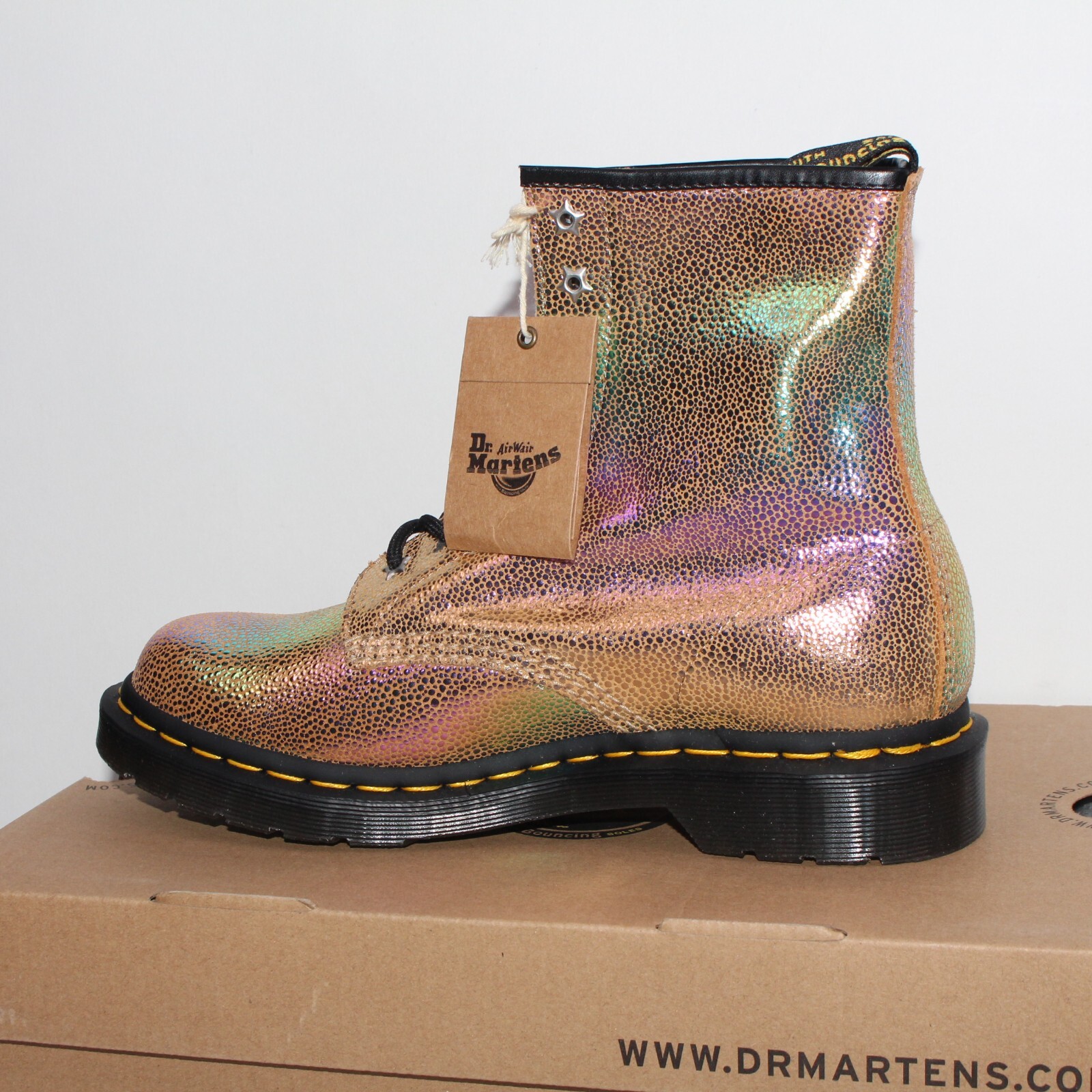 Dr. Martens 1460 Sand Rainbow Ray Leather Combat Boots Women’s 6 NWT