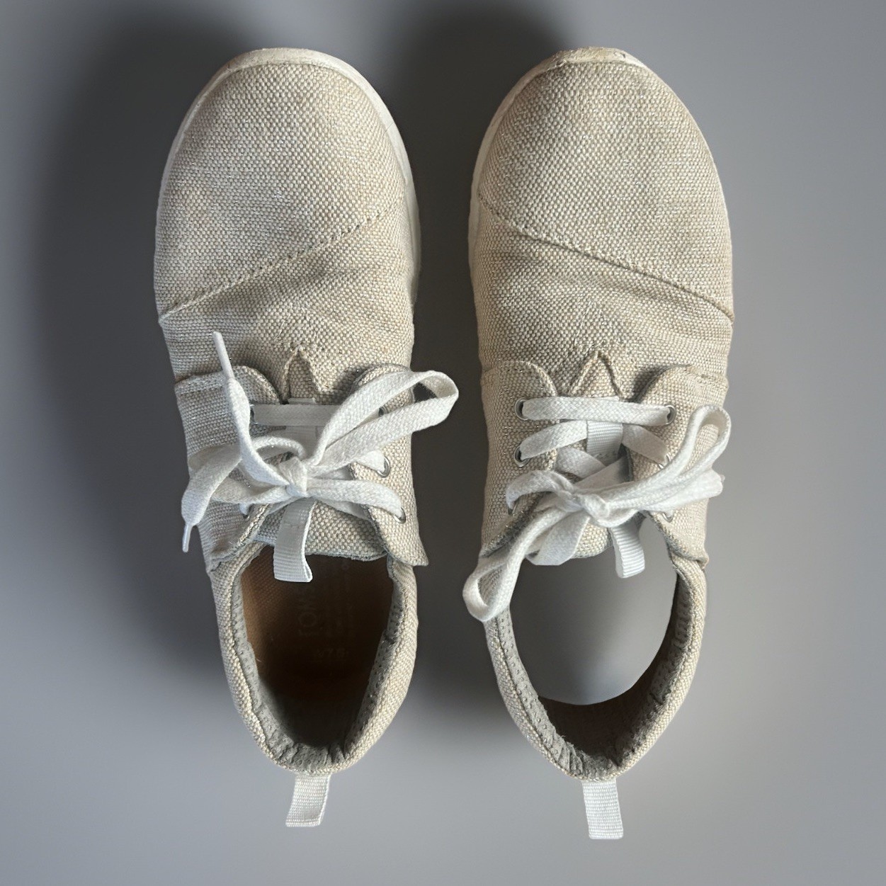 TOMS women Del Rey Sneaker Beige Gold Sparkle Size 7.5