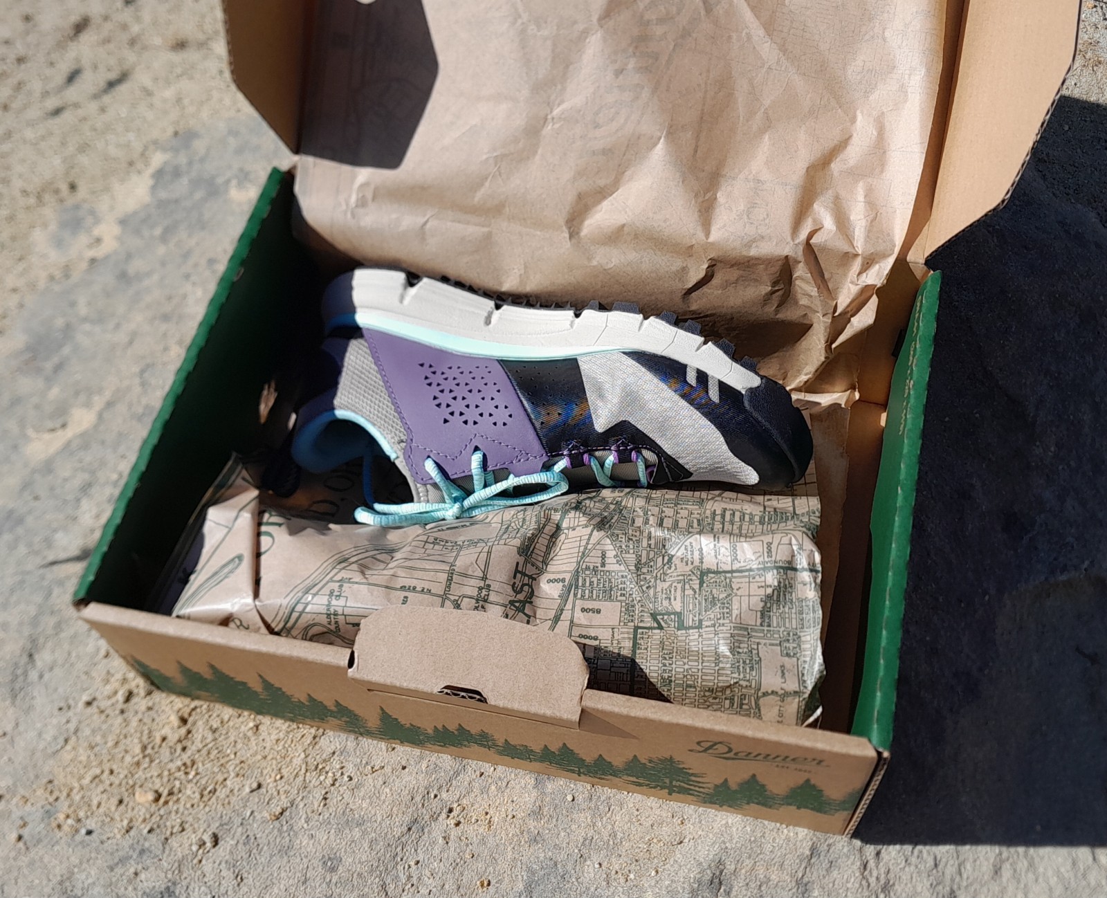 New Danner Trail 2650 Campo Women’s Birch/Grape Size 7 (6.5)