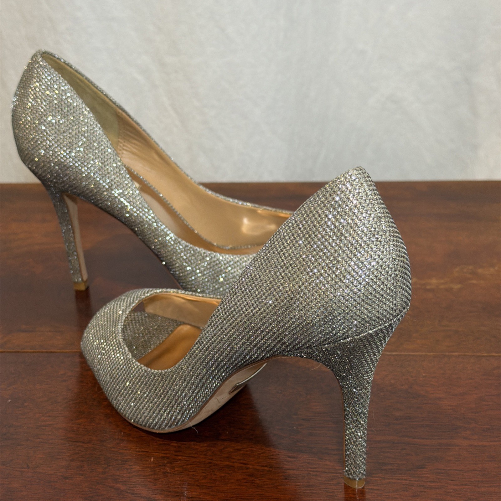 Badgley Mischka🔥Kassidy Silver Glitter/Stiletto/Heels/Wedding/Prom/Sz 7.5 EUC💥