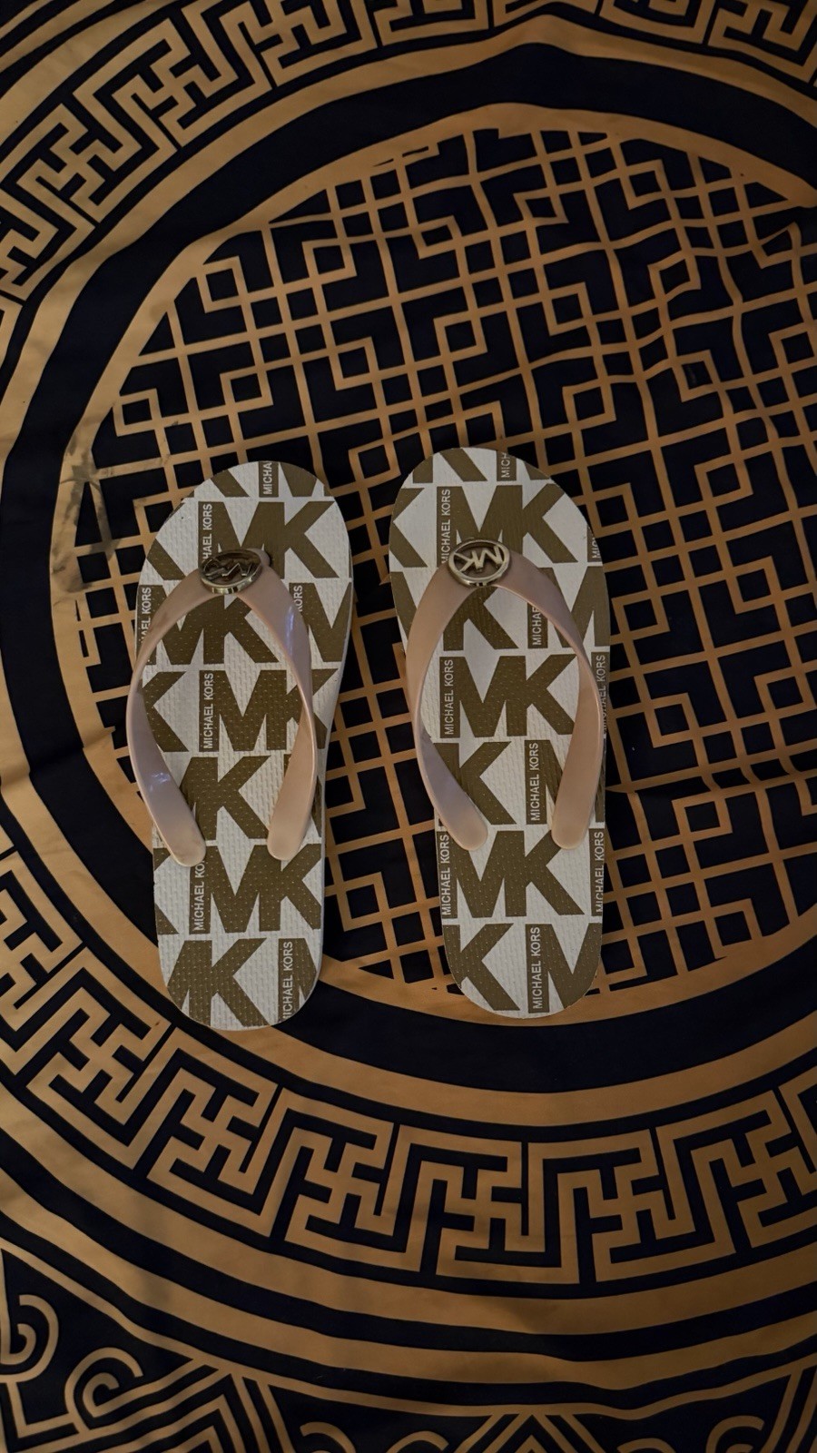 Michael Kors Women’s Logo Flip Flop Sandals Size 6 White Gold Blush Slip On