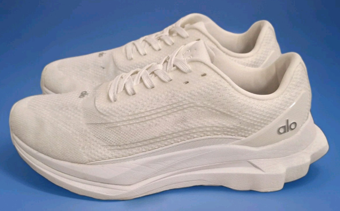 ALO Runner Unisex White/White Mesh Performance Yoga Shoes A0590U Women 8.5 Men 7