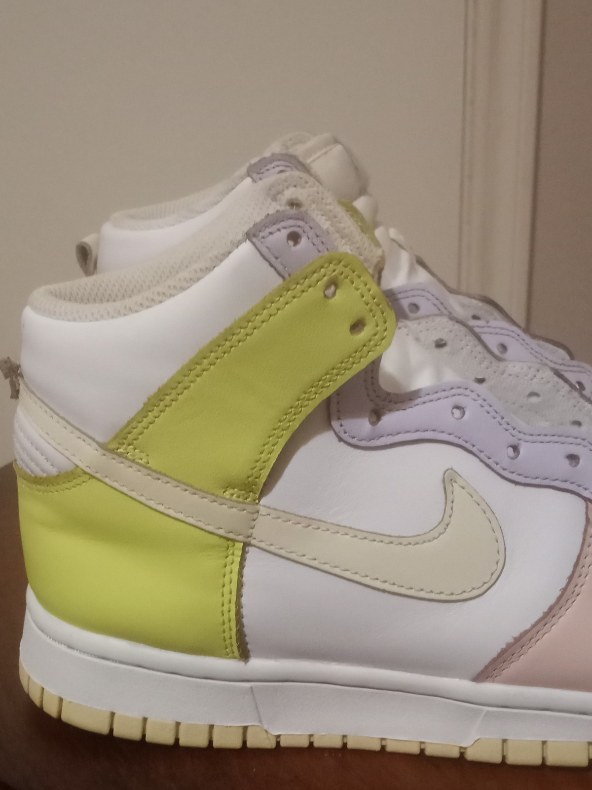 Nike Dunk High Womens Size 7.5 White/Cashmere-LT Lemon Twist DD1869-108
