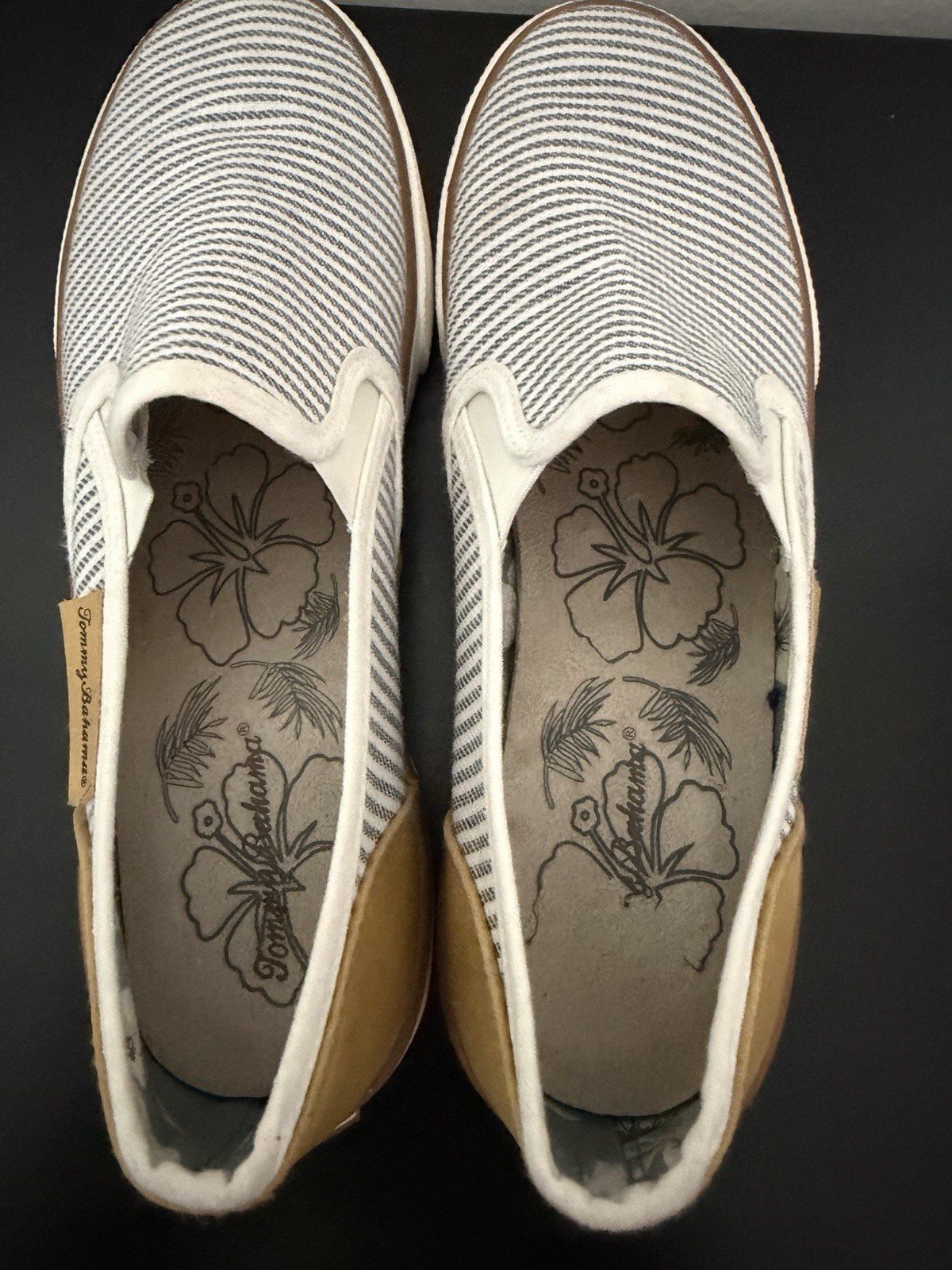 Tommy Bahama Women’s Striped Slip On Sneakers Casual Size 8.5 Brown White Blue