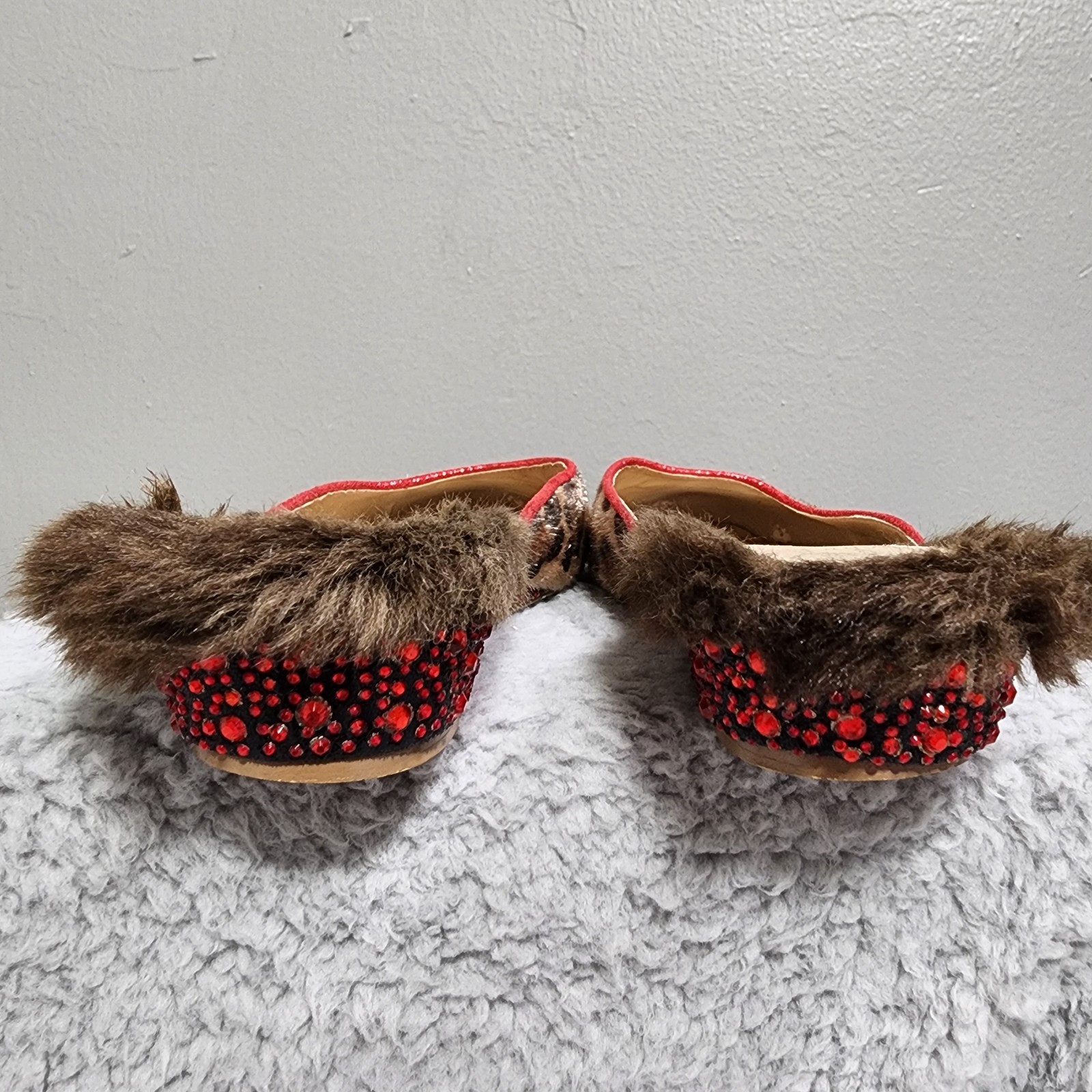 Rara Avis Leopard Print Red Rhinestone Lips Faux Fur Mule by Iris Apfel Size 8W