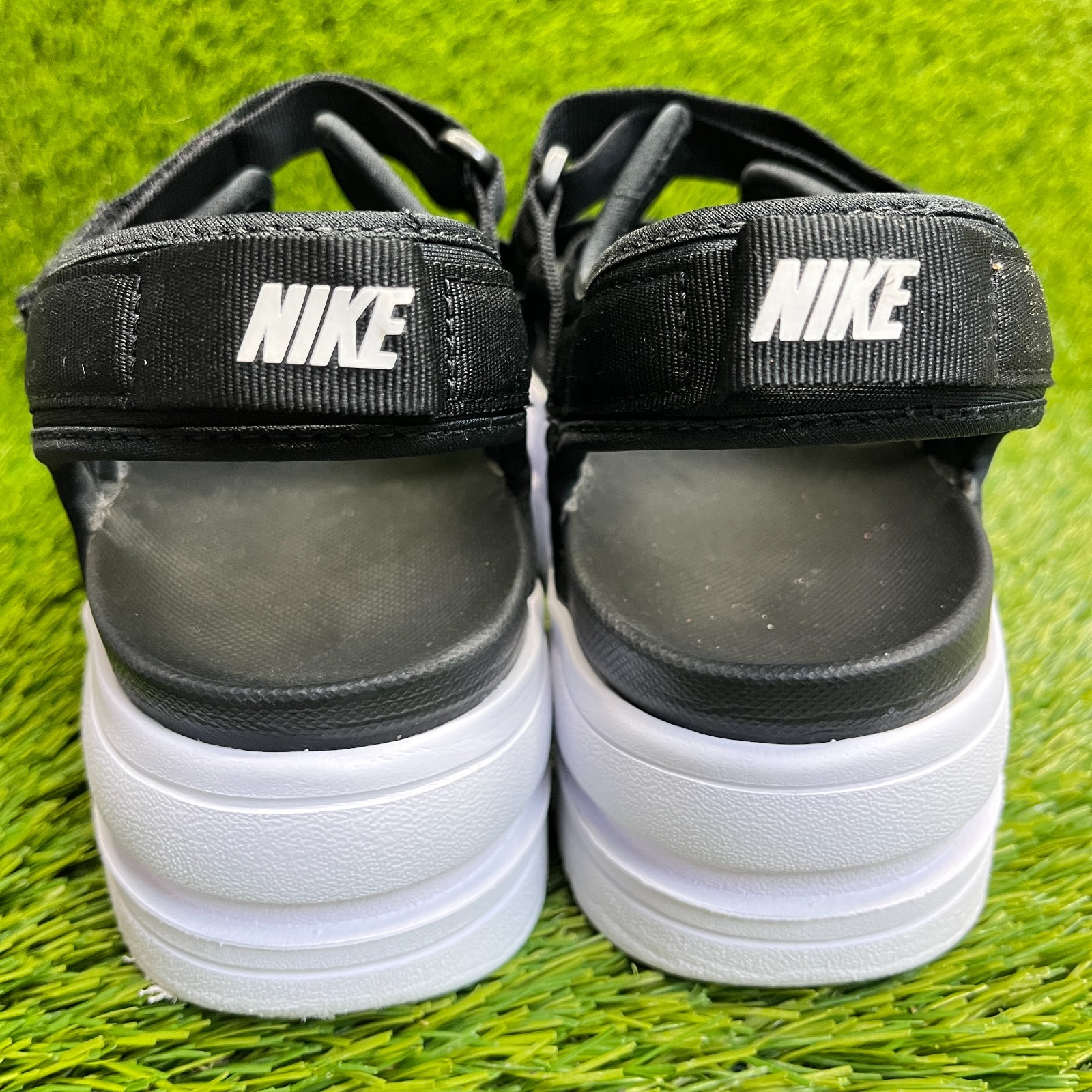 Nike Icon Classic Platform Womens Size 11 Black Beach Outdoor Strappy Sandals